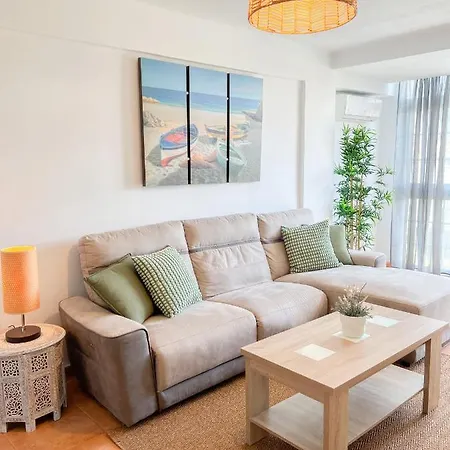 Διαμέρισμα Spacious In The Center Of *